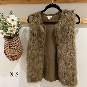 XS faux fur vest